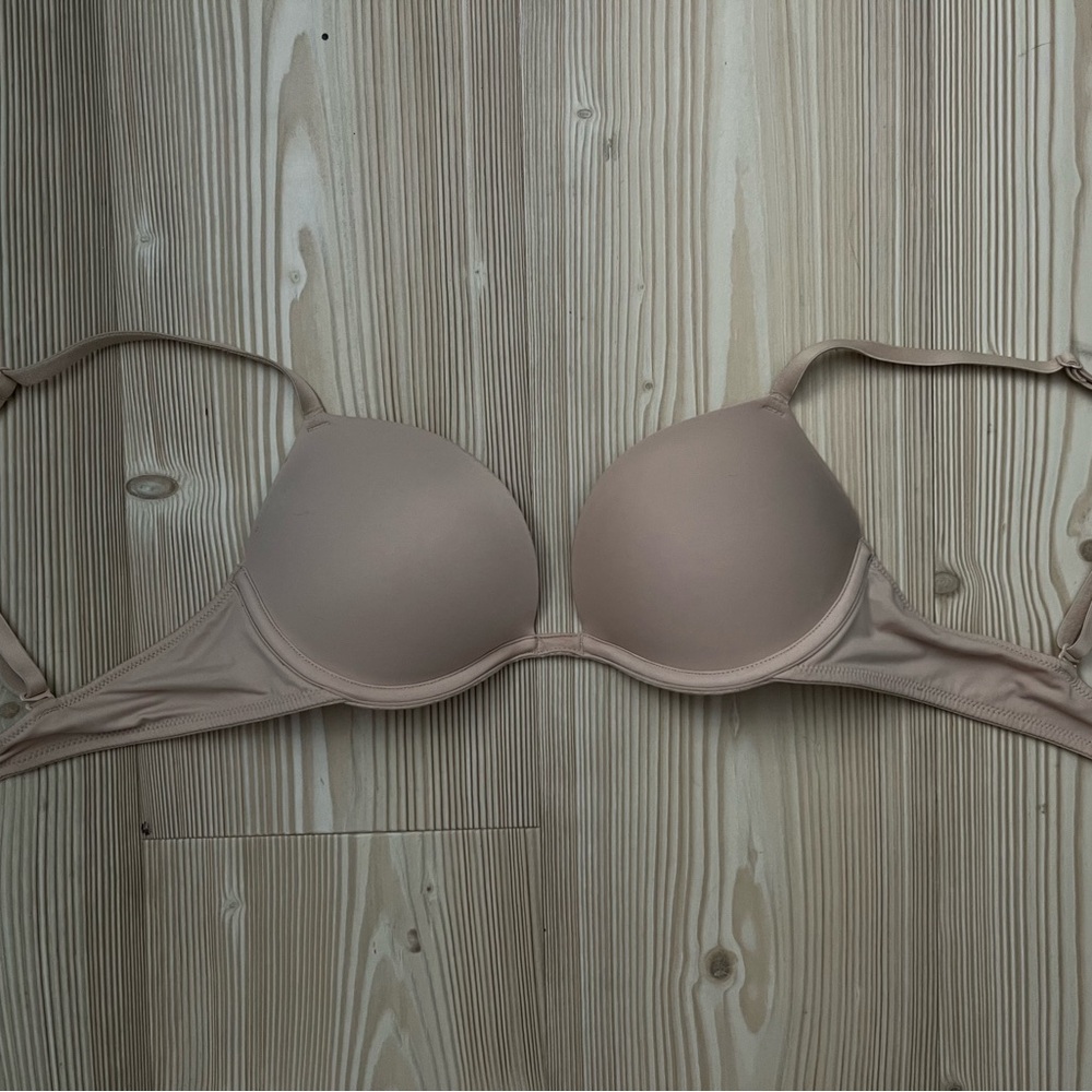 Nude Victoria’s Secret Pink Wear Everywhere Super Push Up Bra 32b